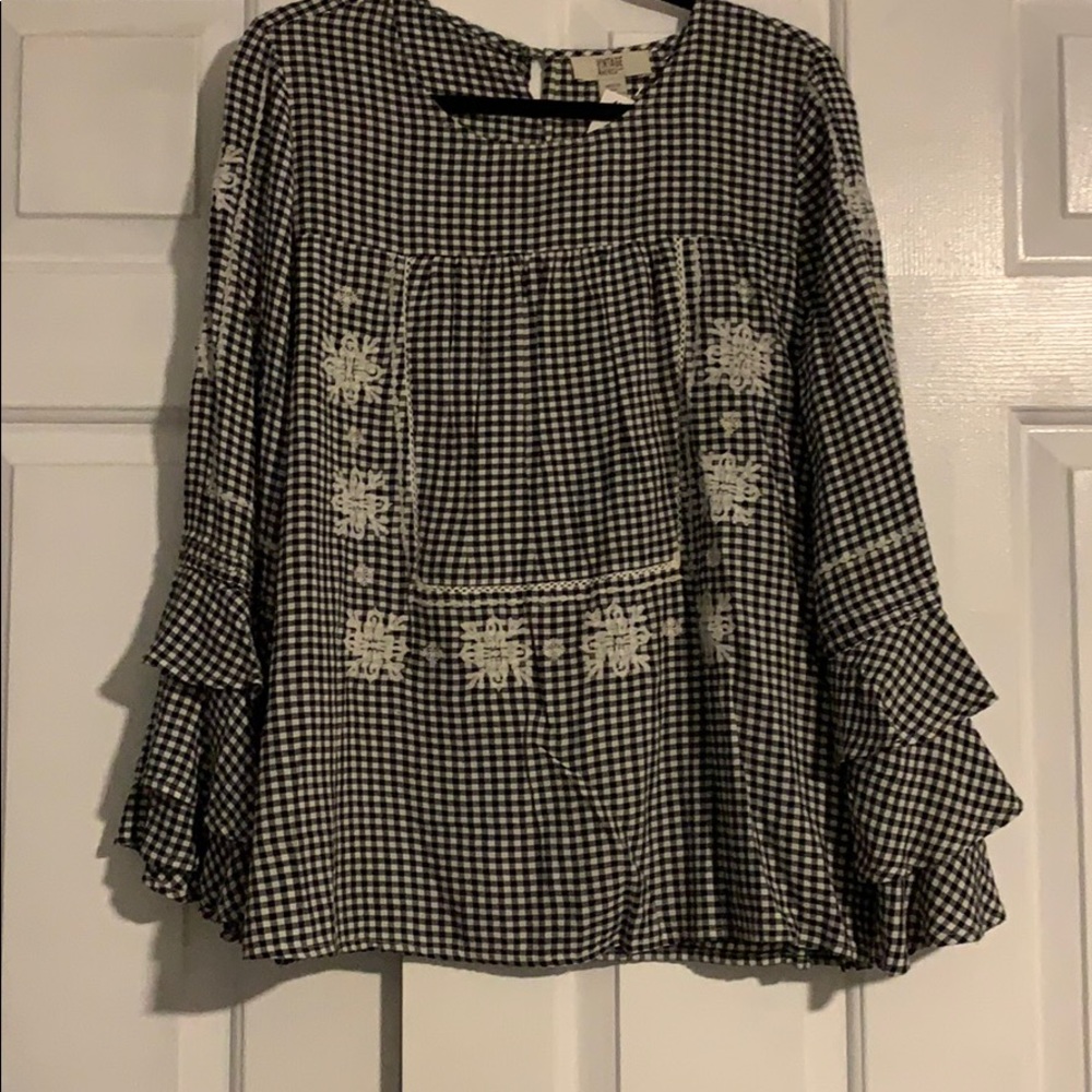 Gingham ruffle sleeve top